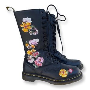 Dr. Martens flower embroidered 1490 14 eyelet size 8 boot back to school